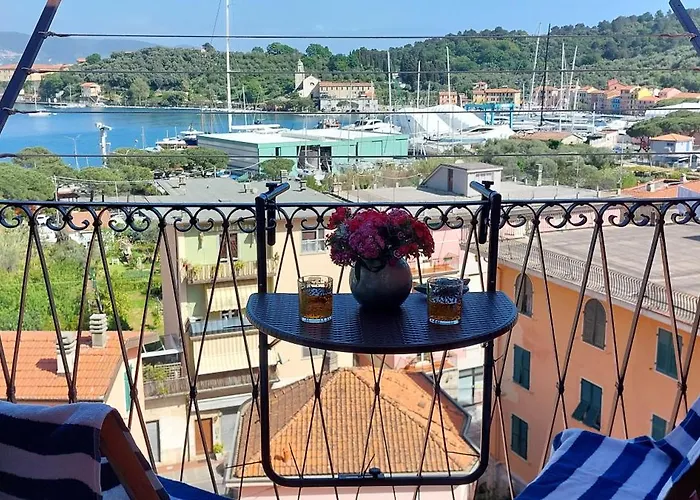 Una Finestra Sul Golfo Di Le Grazie